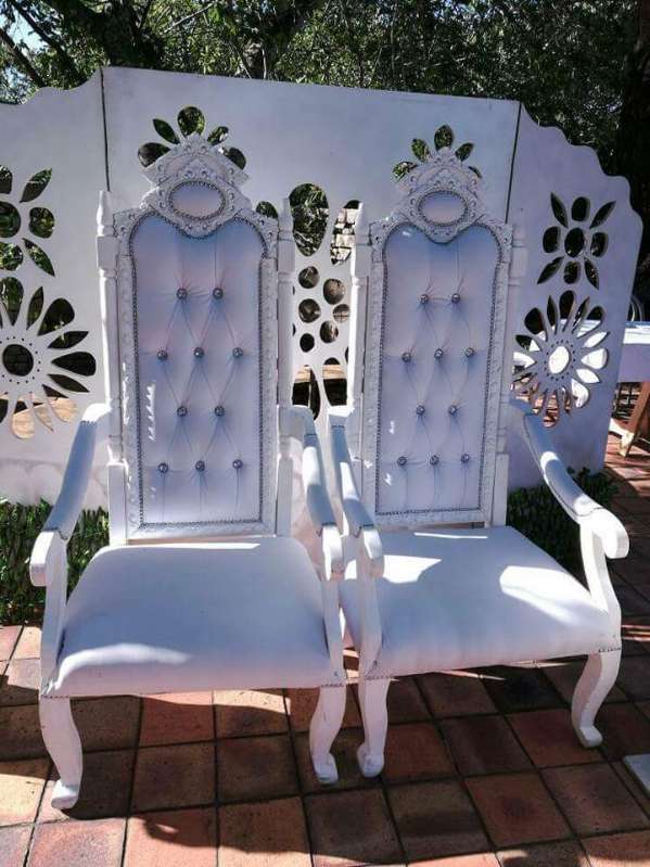 Dee's Royal Chairs