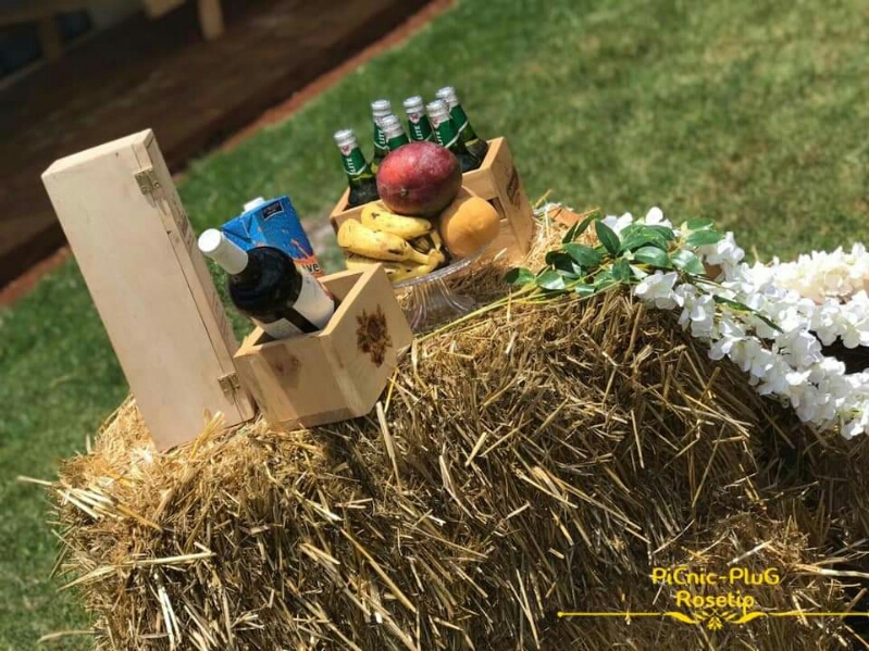 Roora/Picnic Decor