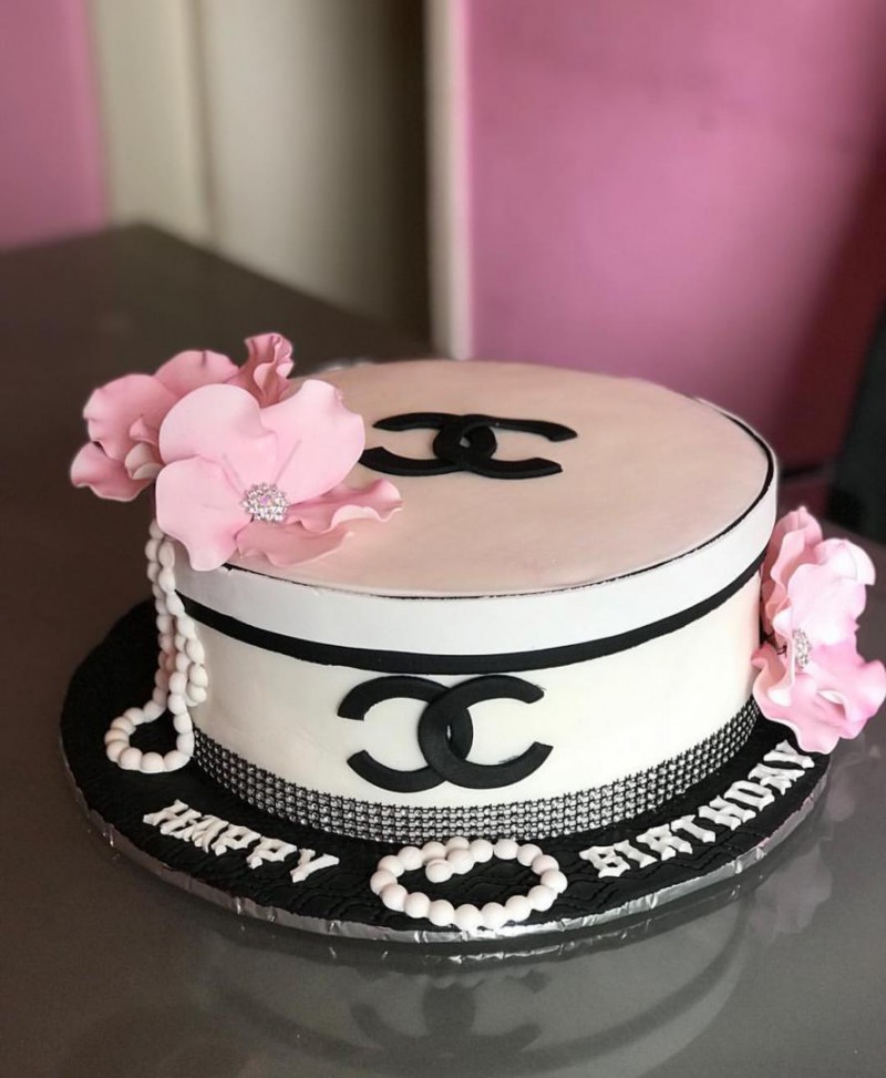 Luxurious Occassional Cakes